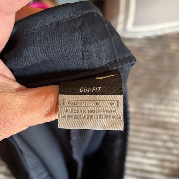 NIKE drifit navy blue shorts EUC - Picture 4 of 5